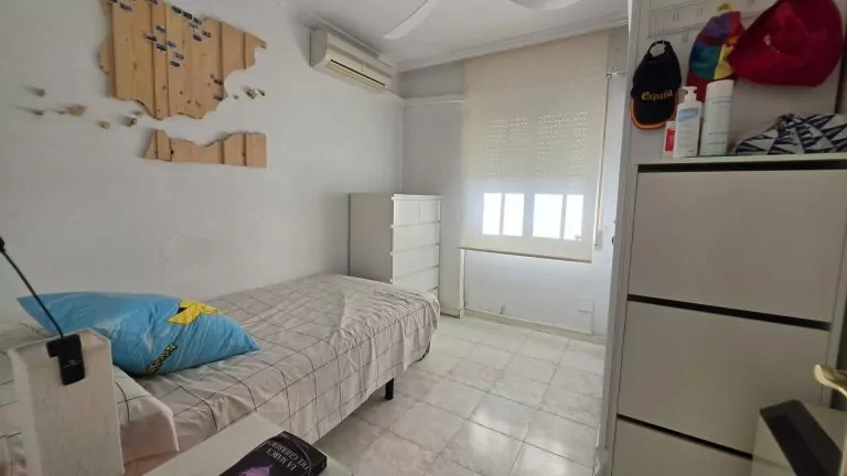 PISO DE 4 HABITACIONES EN VENTA EN PARLA – ZONA REYES CATÓLICOS — Casalia Inmobiliaria, Parla (foto 22 de 27)