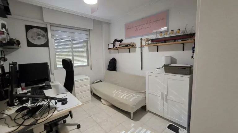 PISO DE 4 HABITACIONES EN VENTA EN PARLA – ZONA REYES CATÓLICOS — Casalia Inmobiliaria, Parla (foto 23 de 27)