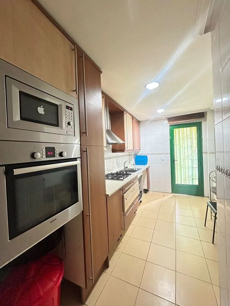 PISO SEMINUEVO DE 4 HABITACIONES EN VENTA EL PARLA – ZONA EL NIDO/ LAS FUENTES — Casalia Inmobiliaria, Parla (foto 3 de 20)