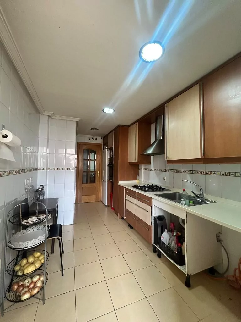 PISO SEMINUEVO DE 4 HABITACIONES EN VENTA EL PARLA – ZONA EL NIDO/ LAS FUENTES — Casalia Inmobiliaria, Parla (foto 5 de 20)