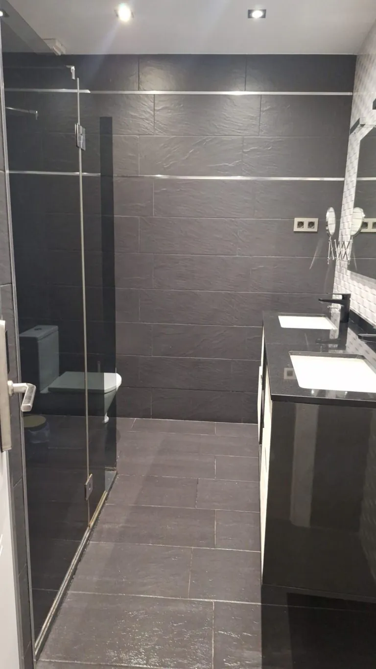 CASA INDEPENDIENTE CON 5 HABITACIONES ADAPTADA PARA ALQUILER DE HABITACIONES EN PARLA – ZONA CENTRO — Casalia Inmobiliaria, Parla (foto 32 de 47)