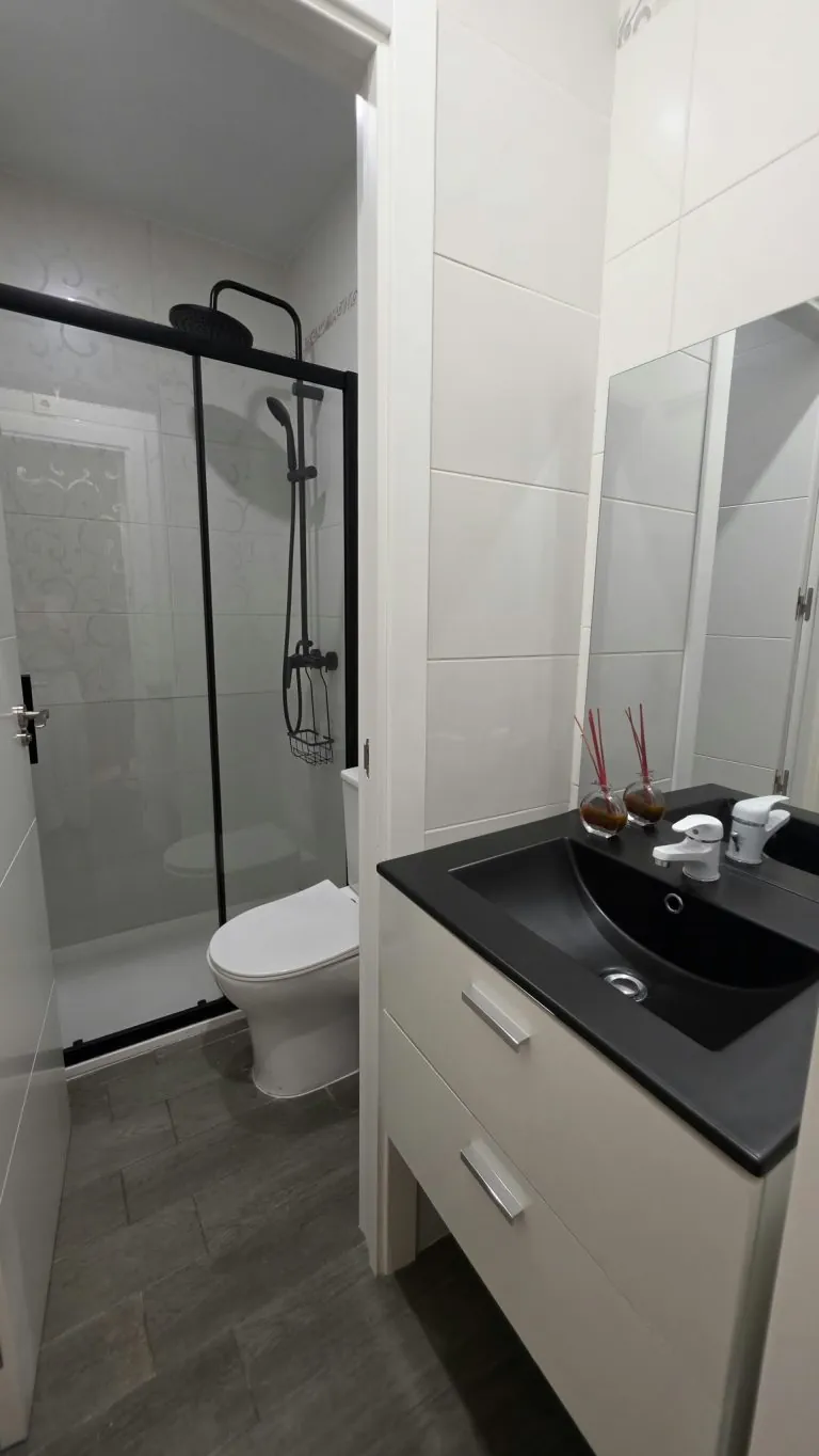 CASA INDEPENDIENTE CON 5 HABITACIONES ADAPTADA PARA ALQUILER DE HABITACIONES EN PARLA – ZONA CENTRO — Casalia Inmobiliaria, Parla (foto 33 de 47)