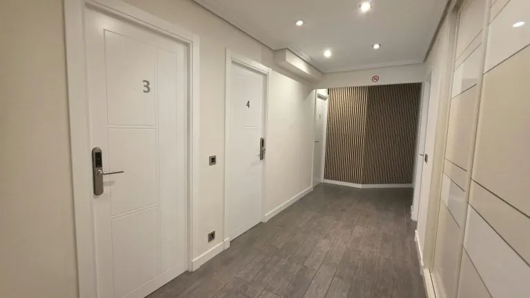 CASA INDEPENDIENTE CON 5 HABITACIONES ADAPTADA PARA ALQUILER DE HABITACIONES EN PARLA – ZONA CENTRO — Casalia Inmobiliaria, Parla (foto 14 de 47)