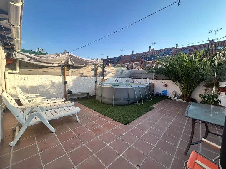 ESPECTACULAR CHALET EN EL LEGUARIO – PARLA — Casalia Inmobiliaria, Parla (foto 1 de 36)