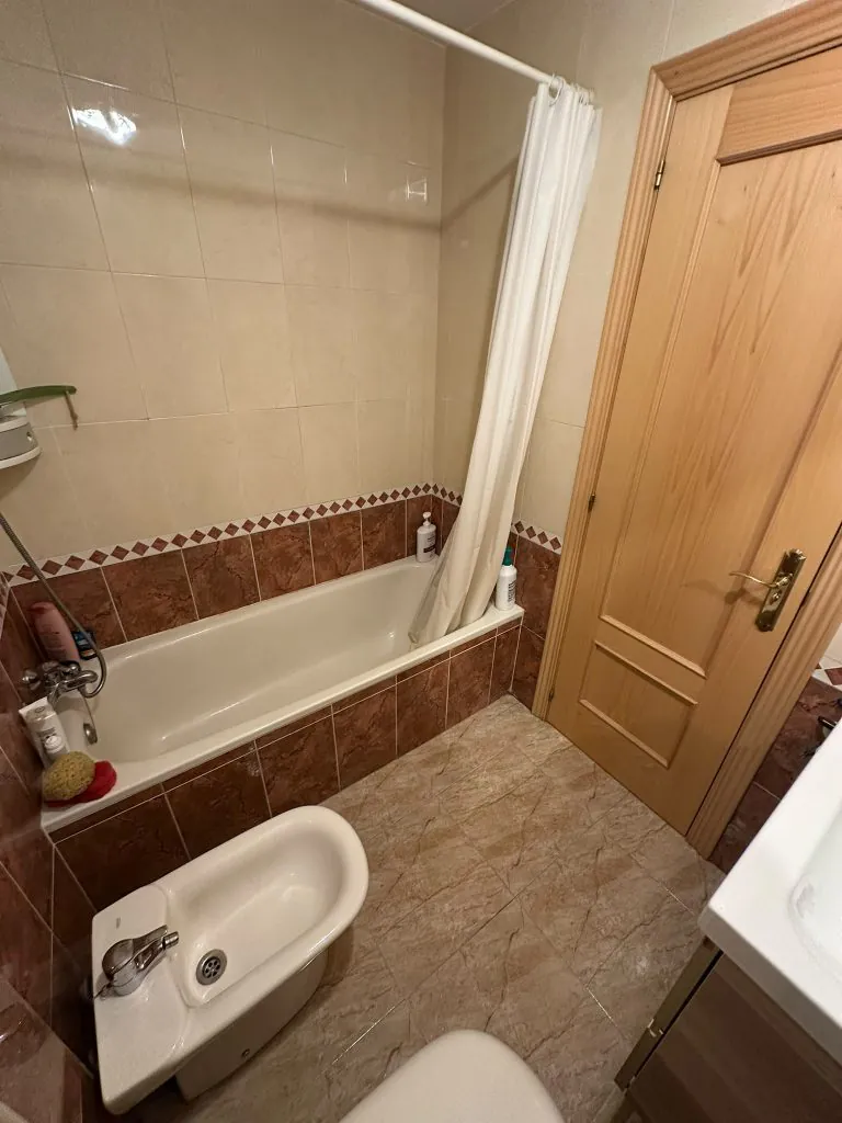 PISO EN EL CENTRO DE PARLA DE 2 HABITACIÓNES Y DOS BAÑOS — Casalia Inmobiliaria, Parla (foto 15 de 20)