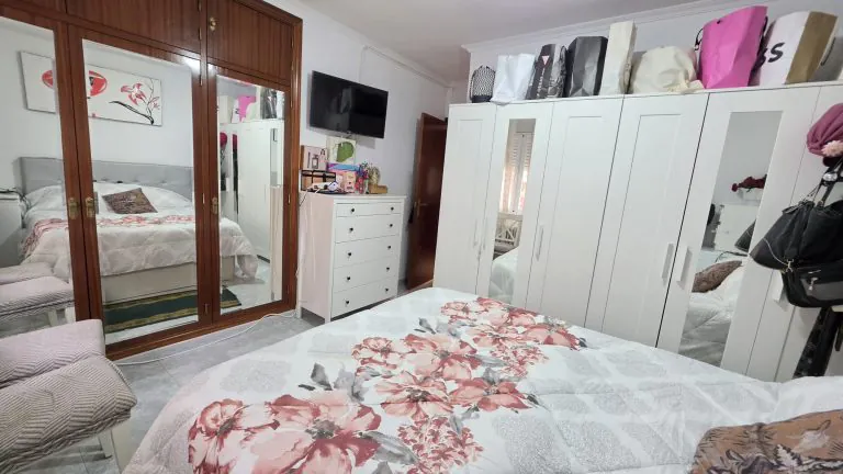 PISO EN VENTA DE 3 HABITACIONES, 2 BAÑOS Y ASCENSOR EN ZONA REYES. — Casalia Inmobiliaria, Parla (foto 12 de 22)