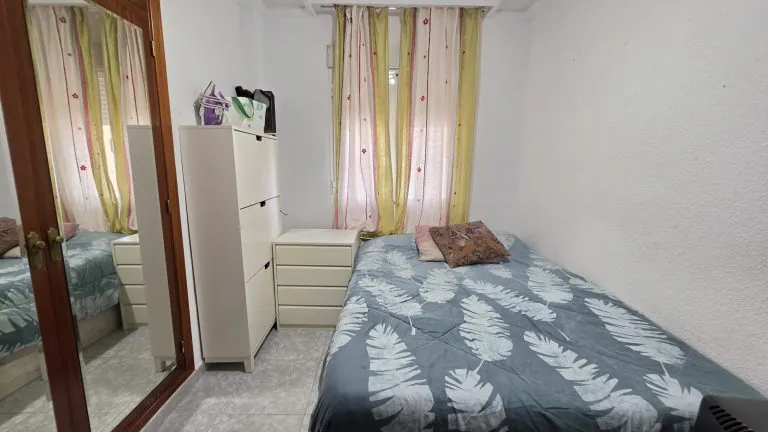 PISO EN VENTA DE 3 HABITACIONES, 2 BAÑOS Y ASCENSOR EN ZONA REYES. — Casalia Inmobiliaria, Parla (foto 19 de 22)