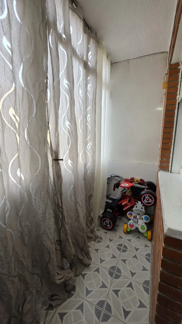 PISO EN VENTA DE 3 HABITACIONES, 2 BAÑOS Y ASCENSOR EN ZONA REYES. — Casalia Inmobiliaria, Parla (foto 17 de 22)