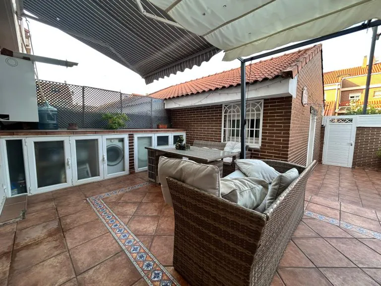 ESPECTACULAR CHALET EN EL LEGUARIO – PARLA — Casalia Inmobiliaria, Parla (foto 8 de 36)