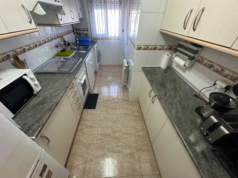 PISO EN EL CENTRO DE PARLA DE 2 HABITACIÓNES Y DOS BAÑOS — Casalia Inmobiliaria, Parla (foto 10 de 20)